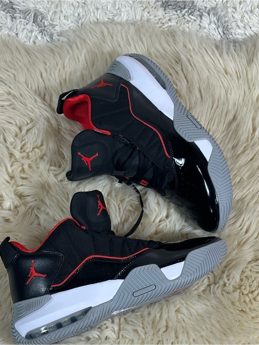 JORDAN STAY LOYAL